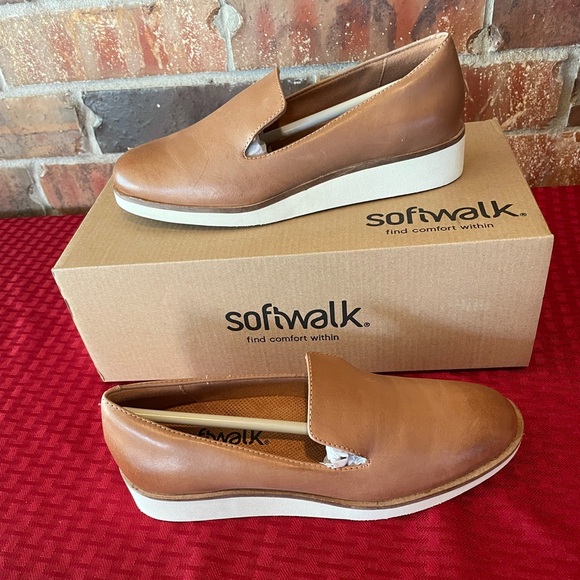 Softwalk Westport Tan Loafers Women’s Size: 5 1/2 NEW - Picture 1 of 7